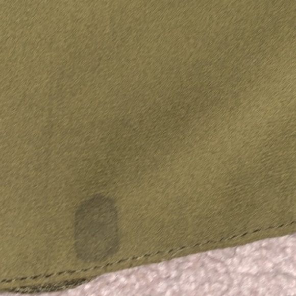 Olive green atmosphere top - Picture 3 of 4